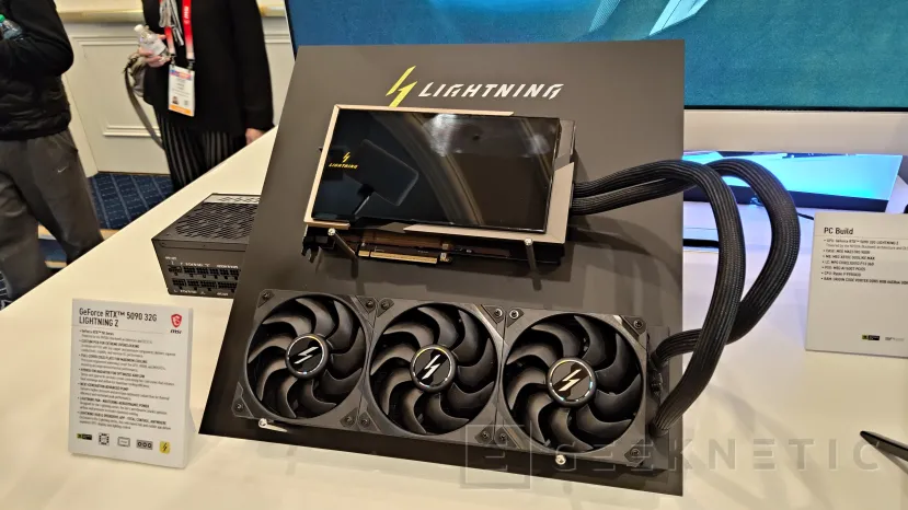 Geeknetic MSI GeForce RTX 5090 32G LIGHTNING Z: La primera GPU que alcanza 1.000 W es también la pionera con una pantalla de 8 pulgadas 2