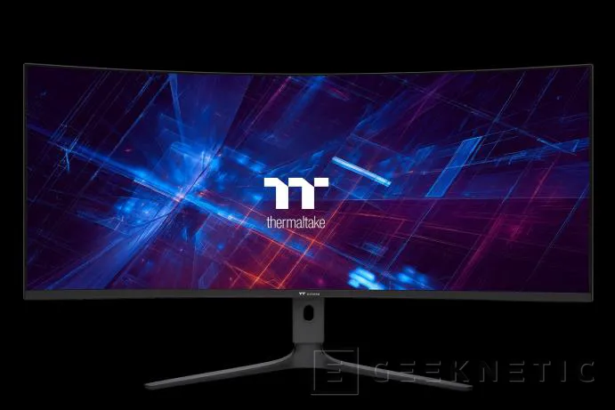 Geeknetic Thermaltake trae nuevos monitores al CES, resolución 4K y modo dual o formato super ultra panorámico con panel OLED 3