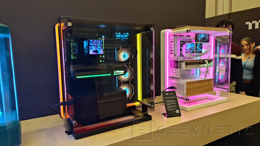 Geeknetic La caja Thermaltake Core PX Infinity WS ARGB añade detalles en madera para dar un toque elegante 2