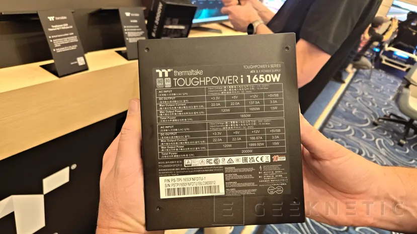 Geeknetic Las nuevas fuentes de Thermaltake llegan con hasta 2.000 W, tamaños SFX Titanium y paneles de conectores reemplazables 1