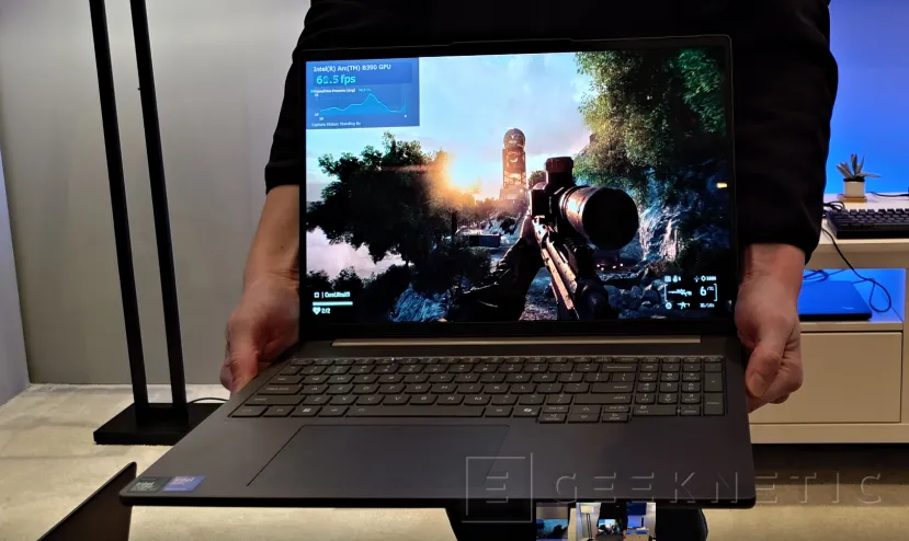 Geeknetic Con los Intel Panther Lake y la Arc B390 se puede jugar incluso en batería: mantienen el mismo rendimiento que enchufados a la corriente 2