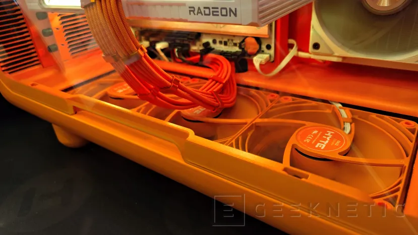 Geeknetic HYTE desafía los límites del diseño en el CES 2026: del concepto "imposible" Z90 a la realidad de la caja X50 3