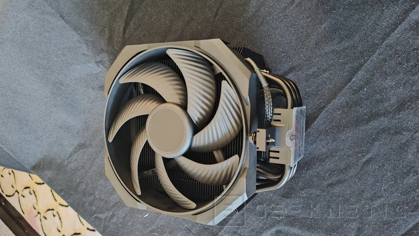 Geeknetic Los disipadores be quiet! Dark Rock 6 Series también añaden una pantalla LCD 2