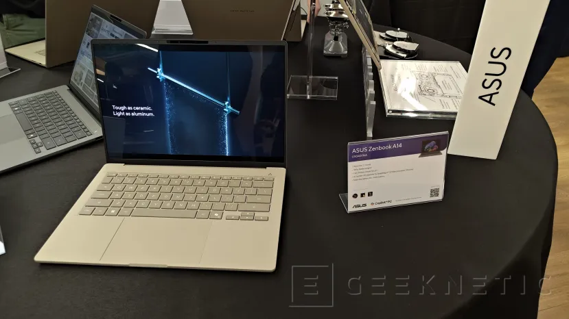 Geeknetic ASUS renueva su gama ultraligera con los Zenbook A14 y A16: chasis de Ceraluminum y autonomías que superan las 30 horas 2