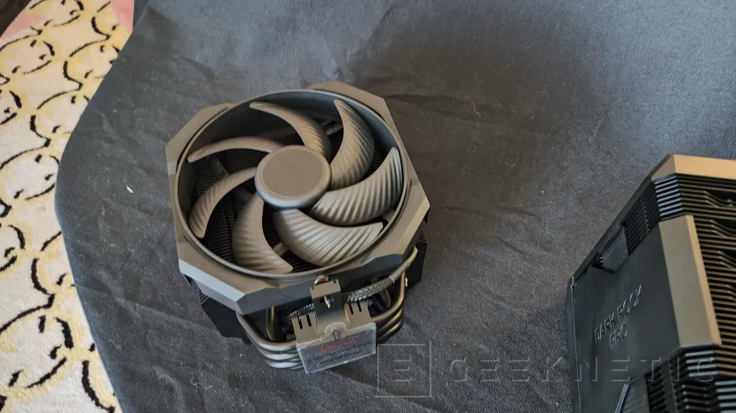 Geeknetic Los disipadores be quiet! Dark Rock 6 Series también añaden una pantalla LCD 4