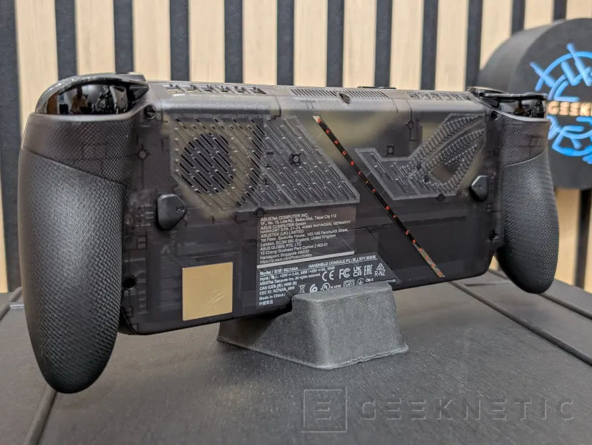 Geeknetic ASUS ROG Xbox Ally X20 Bundle Review: la plataforma de juegos portátil con la que tener una pantalla de 171 pulgadas en cualquier lugar 12