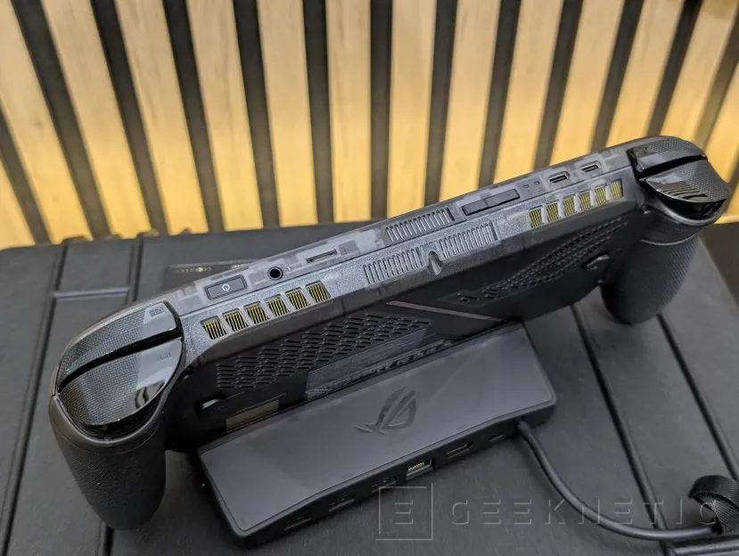 Geeknetic ASUS ROG Xbox Ally X20 Bundle Review: la plataforma de juegos portátil con la que tener una pantalla de 171 pulgadas en cualquier lugar 11