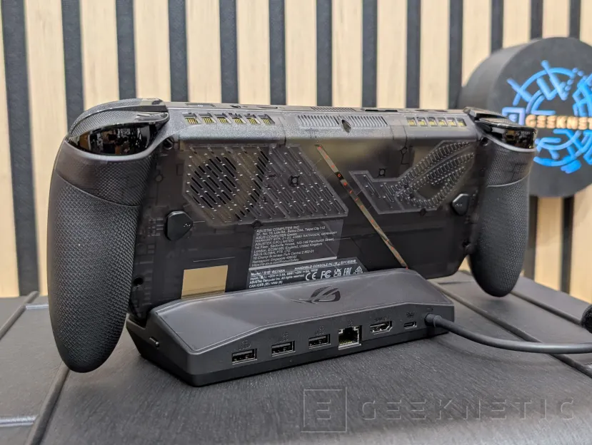 Geeknetic ASUS ROG Xbox Ally X20 Bundle Review: la plataforma de juegos portátil con la que tener una pantalla de 171 pulgadas en cualquier lugar 14
