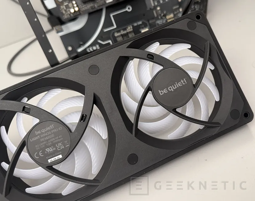 Geeknetic be quiet! Light Wings Pro IO 360mm Reverse Review, tres ventiladores unificados, 116 LED y control total desde IO Center de be quiet! 6