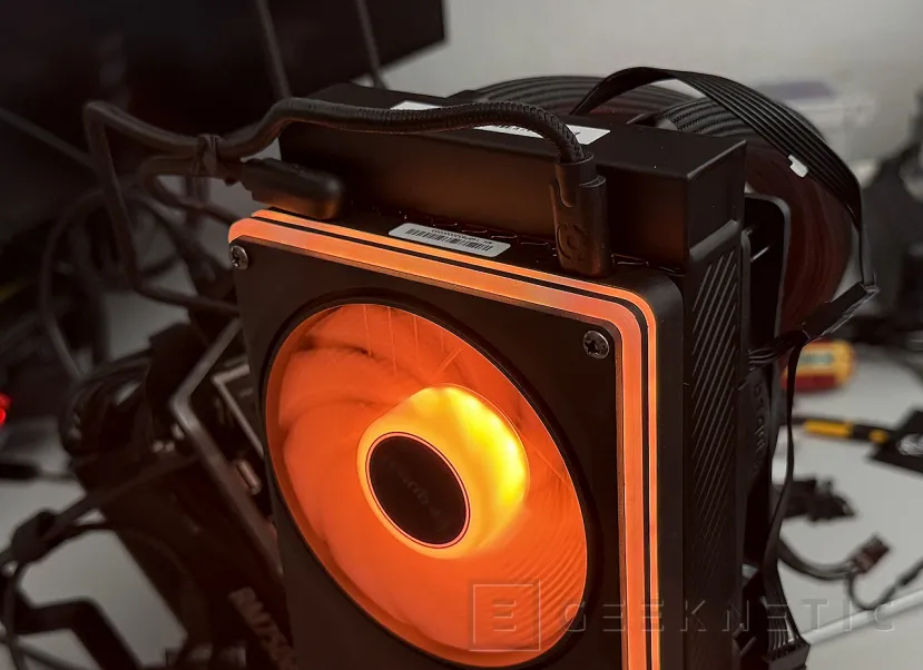 Geeknetic be quiet! Light Wings Pro IO 360mm Reverse Review, tres ventiladores unificados, 116 LED y control total desde IO Center de be quiet! 14