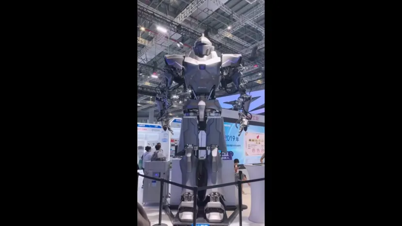 Geeknetic El Neo1 es un robot humanoide de 4 metros y capaz de levantar 500 kilos gracias a sus actuadores hidráulicos 1