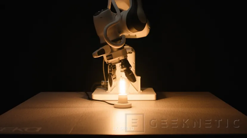 Geeknetic Así es el robot de Eka Robotics capaz de coger 1.500 tipos de objetivos distintos sin romper ni uno solo 1