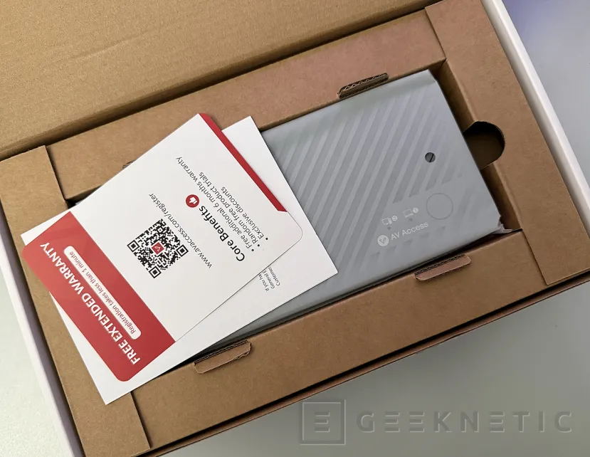 Geeknetic AV Access iDock B12 Review, el Dock Station definitivo con KVM para portátil y sobremesa gaming con carga, pantalla dual y conectividad de alta velocidad 2