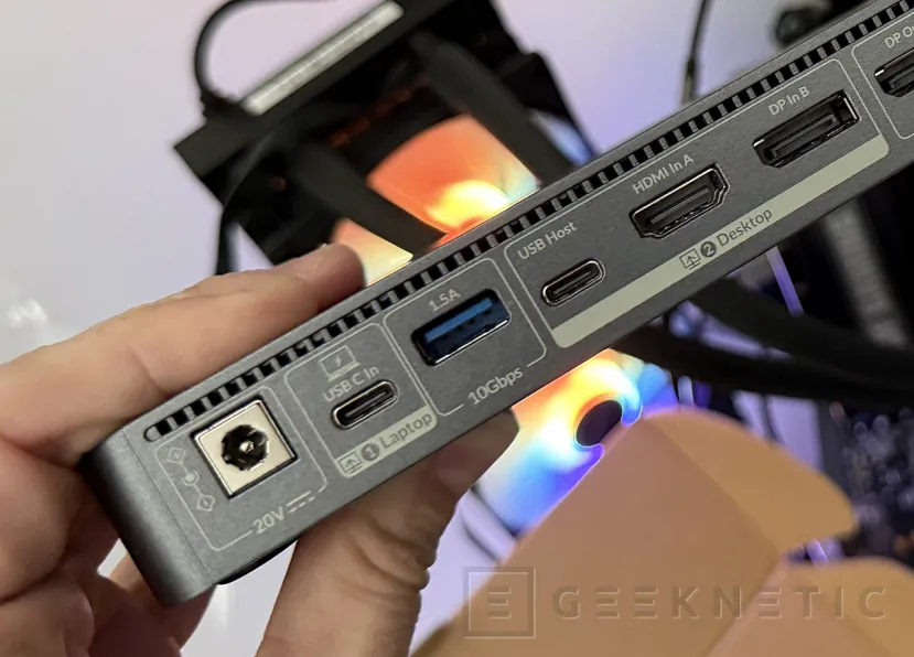 Geeknetic AV Access iDock B12 Review, el Dock Station definitivo con KVM para portátil y sobremesa gaming con carga, pantalla dual y conectividad de alta velocidad 8
