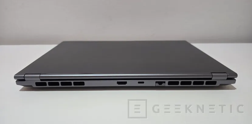 Geeknetic Meses de uso real con el PCSpecialist Lafité 14": autonomía sobresaliente y máxima portabilidad en 1,2 kilos de peso 3