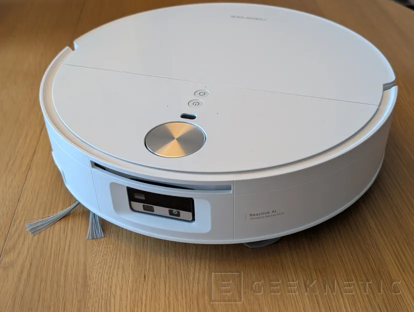 Geeknetic Roborock Saros 20 Flow Complete Review: probamos el nuevo buque insignia de Roborock con 36.000 Pa, LIDAR, IA y base de autolimpieza 1