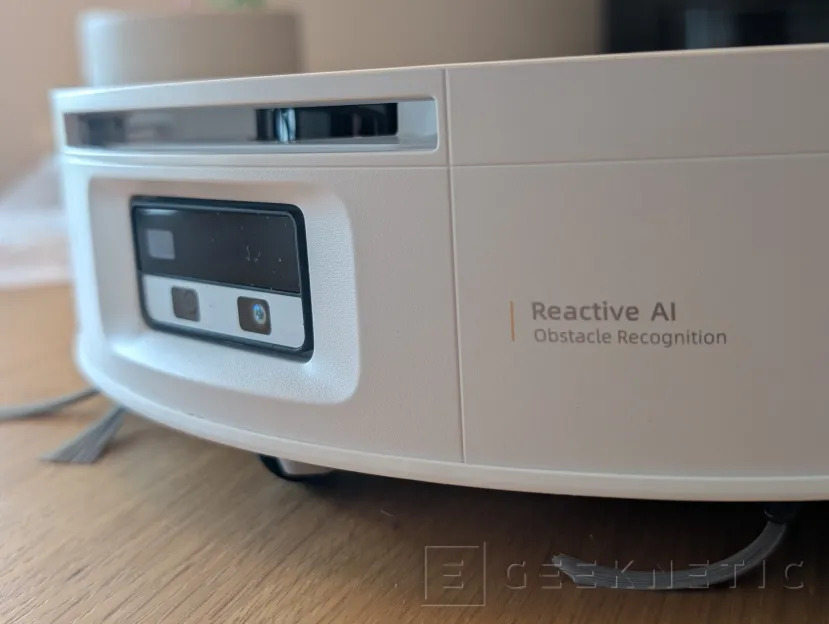 Geeknetic Roborock Saros 20 Flow Complete Review: probamos el nuevo buque insignia de Roborock con 36.000 Pa, LIDAR, IA y base de autolimpieza 15