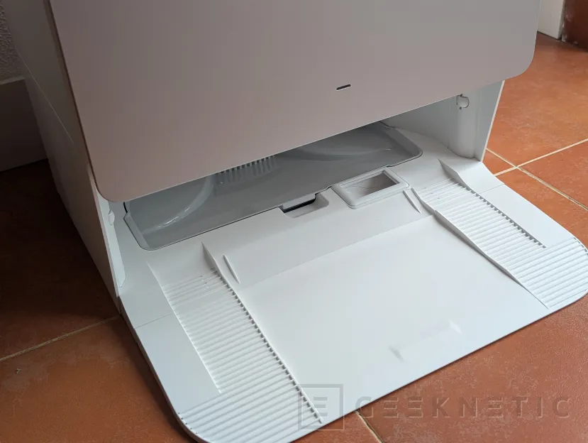 Geeknetic Roborock Saros 20 Flow Complete Review: probamos el nuevo buque insignia de Roborock con 36.000 Pa, LIDAR, IA y base de autolimpieza 20