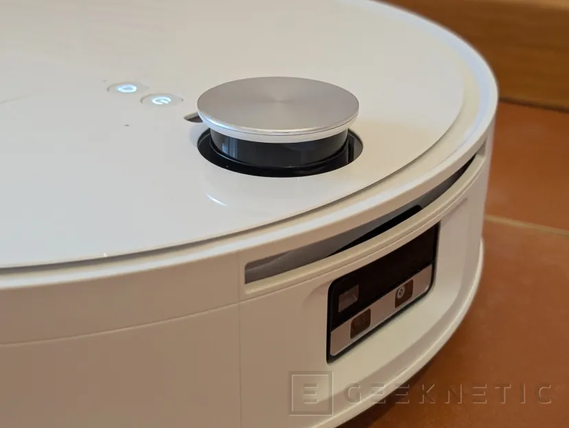 Geeknetic Roborock Saros 20 Flow Complete Review: probamos el nuevo buque insignia de Roborock con 36.000 Pa, LIDAR, IA y base de autolimpieza 2