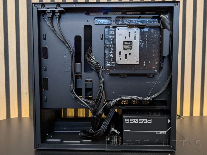Geeknetic CoolMod COOLPC BLACK III Review: un sobremesa gaming que prescinde de lo superfluo para ofrecer rendimiento 2K por menos de 1.400 euros 10