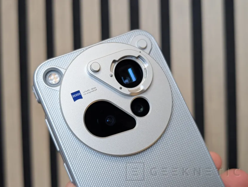 Geeknetic Vivo X500 Pro Max Review: un portento en fotografía con teleobjetivos Zeiss intercambiables que lleva la cámara móvil a otro nivel 18