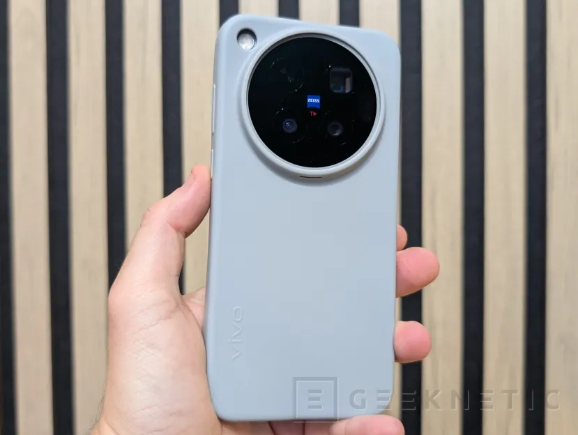 Geeknetic Vivo X500 Pro Max Review: un portento en fotografía con teleobjetivos Zeiss intercambiables que lleva la cámara móvil a otro nivel 12