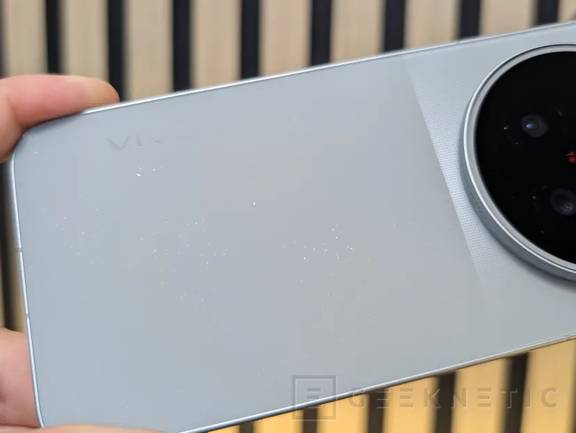 Geeknetic Vivo X500 Pro Max Review: un portento en fotografía con teleobjetivos Zeiss intercambiables que lleva la cámara móvil a otro nivel 5