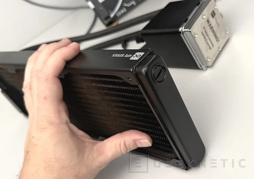 Geeknetic Alphacool Core 2 XT 360mm CPU AiO Review, lo mejor de la tecnología de los “custom loops” en una refrigeración líquida AIO 7