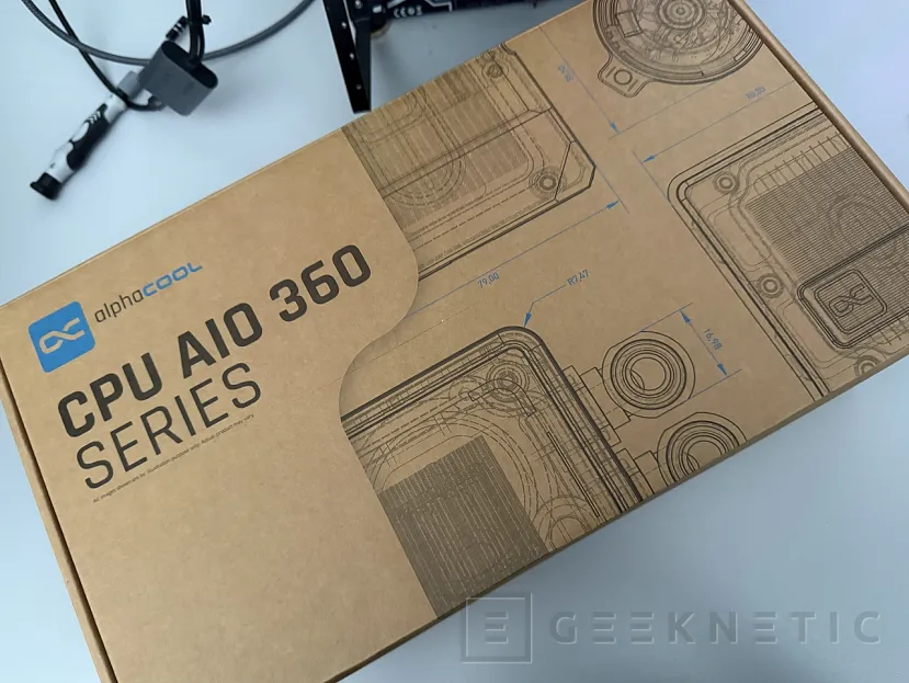 Geeknetic Alphacool Core 2 XT 360mm CPU AiO Review, lo mejor de la tecnología de los “custom loops” en una refrigeración líquida AIO 1