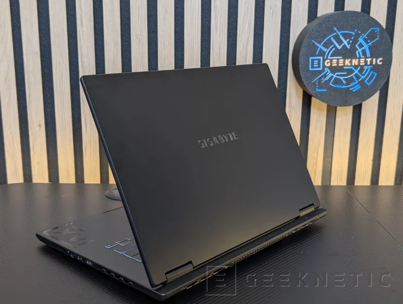 Geeknetic GIGABYTE GAMING A16 CVH Review: una rareza en plena subida de precios que acerca los portátiles gaming a presupuestos ajustados 46