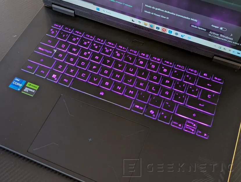 Geeknetic GIGABYTE GAMING A16 CVH Review: una rareza en plena subida de precios que acerca los portátiles gaming a presupuestos ajustados 6