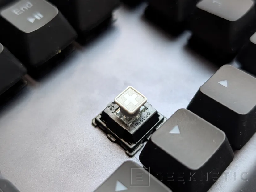 Geeknetic GMK TriggerKey Review: cambia el punto de actuación de tus teclas sin cambiar los interruptores 2