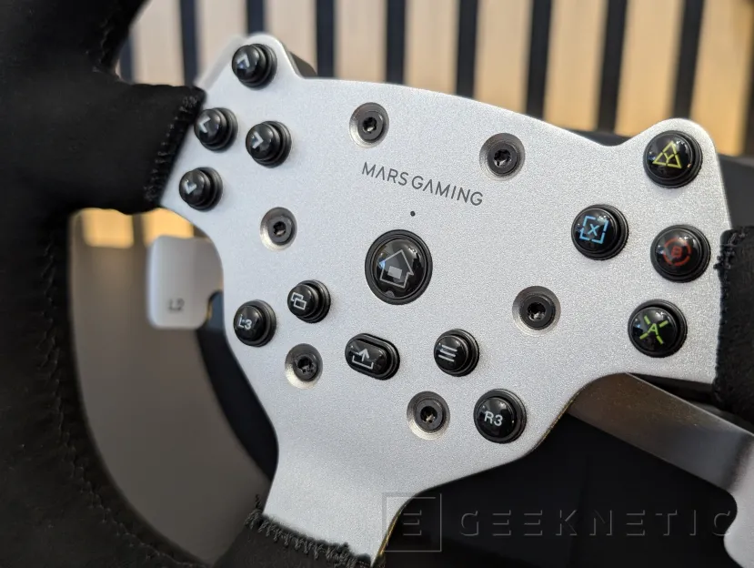 Geeknetic MARS GAMING MWH-RSX Review: un volante con Force Feedback, tres pedales y palanca de cambios por menos de 180 euros 3
