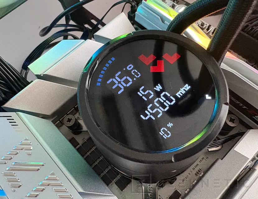 Geeknetic Levelplay COMBAT LIQUID 360 HUD Review 2