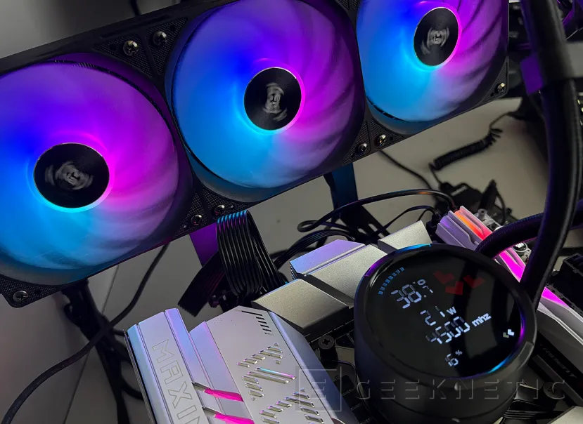 Geeknetic Levelplay COMBAT LIQUID 360 HUD Review 14