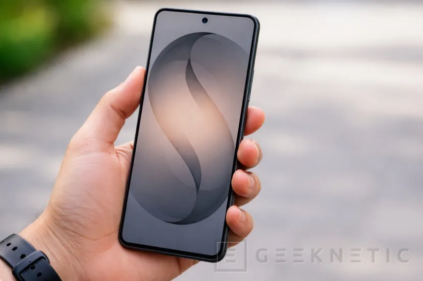 Geeknetic Galaxy S26: la filtración que enseña toda la baraja y promete un modelo base más redondo 1