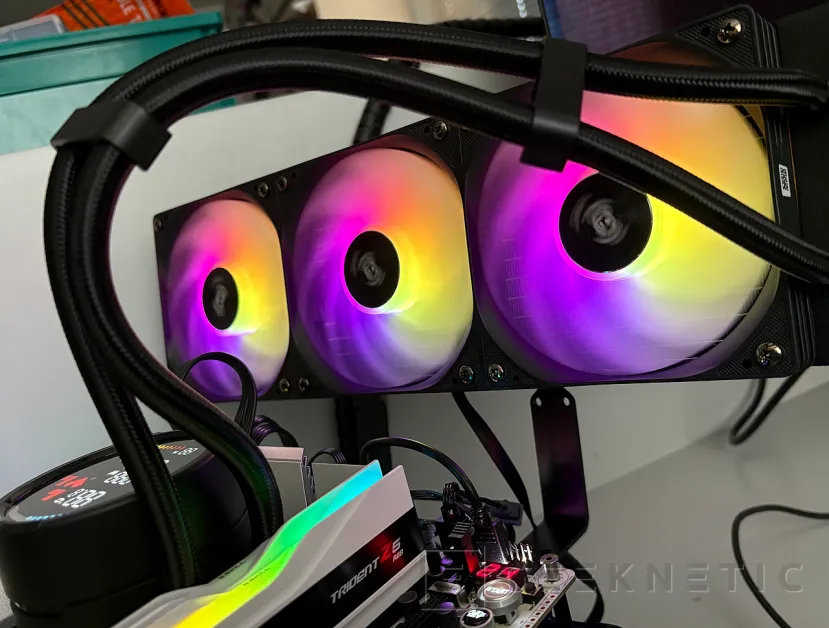 Geeknetic Levelplay COMBAT LIQUID 360 HUD Review 13