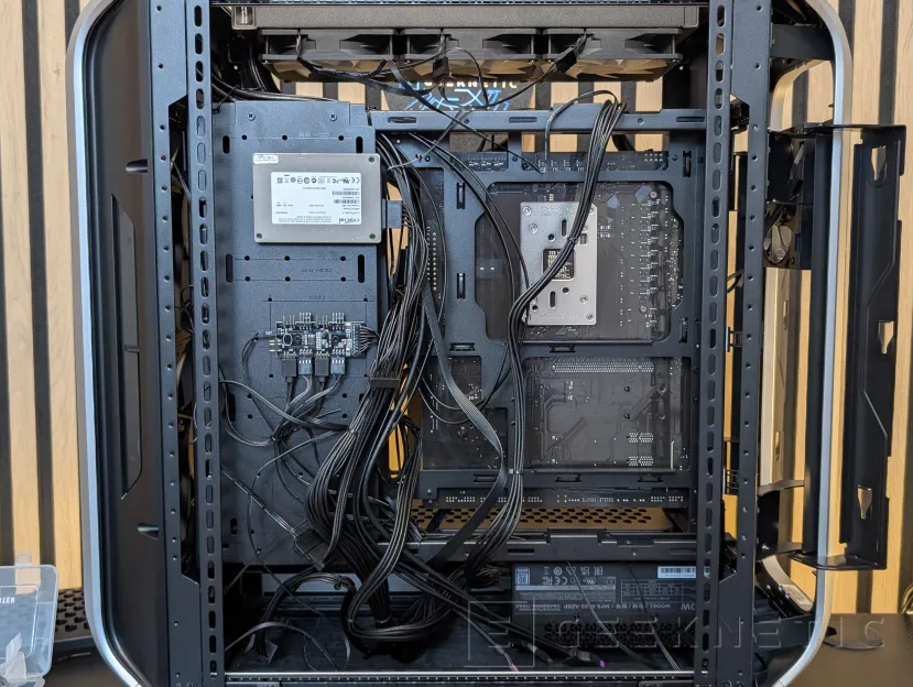 Geeknetic Cooler Master Cosmos Alpha Review 32