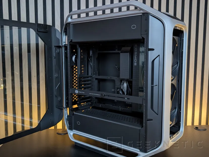 Geeknetic Cooler Master Cosmos Alpha Review 10