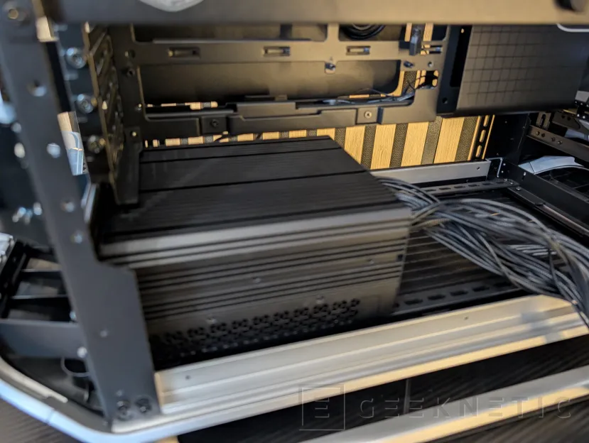 Geeknetic Cooler Master Cosmos Alpha Review 26