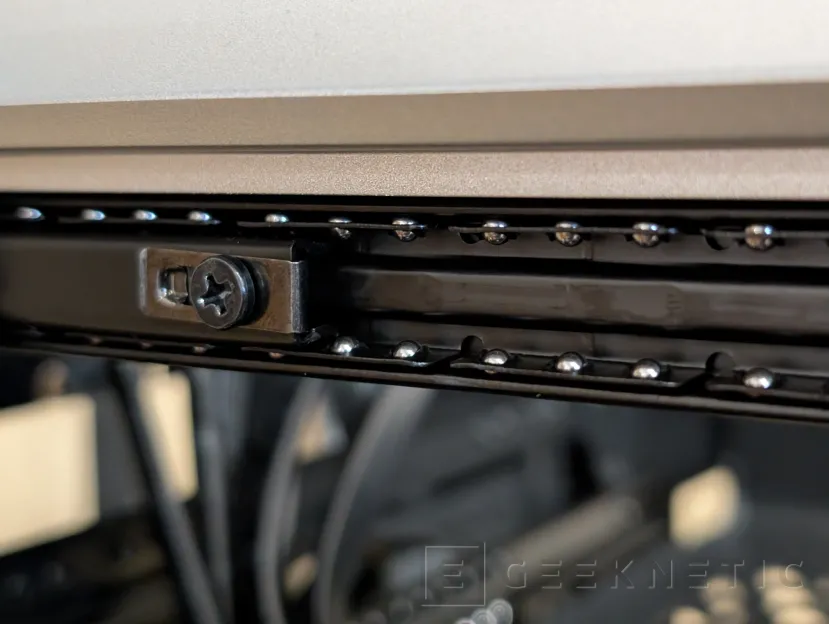 Geeknetic Cooler Master Cosmos Alpha Review 19