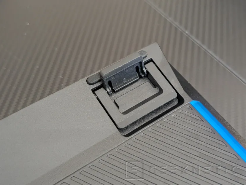 Geeknetic be quiet! Light Mount Review 6