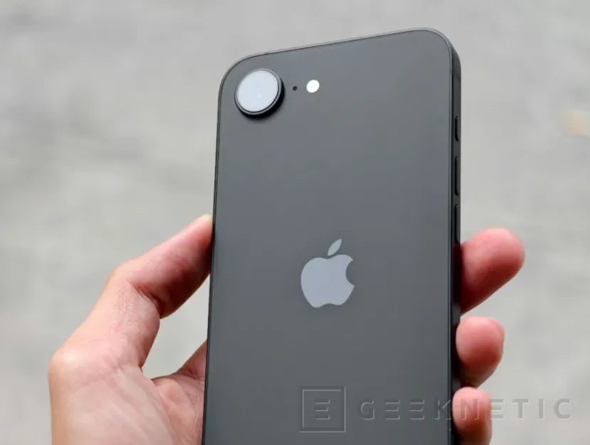 Geeknetic iPhone 17e: Características, precio y todo lo que sabemos sobre el nuevo móvil barato de Apple 3