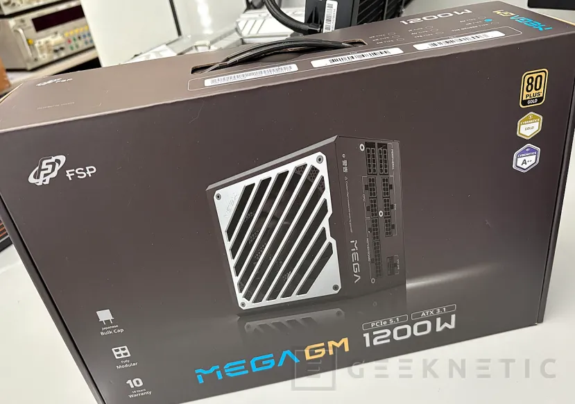 Geeknetic FSP MEGA GM 1200W Review 1