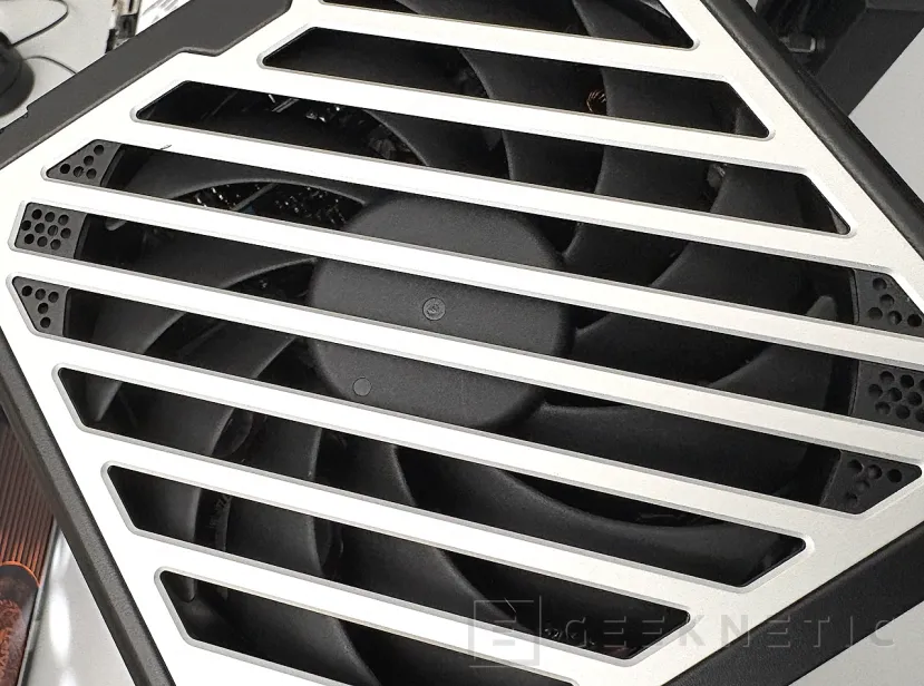 Geeknetic FSP MEGA GM 1200W Review 11