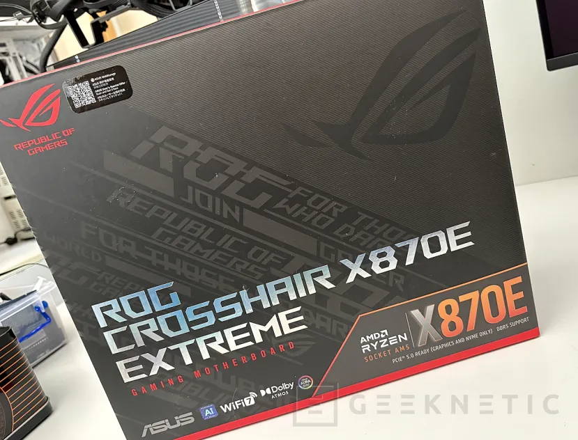 Geeknetic ASUS ROG CROSSHAIR X870E EXTREME Review 1