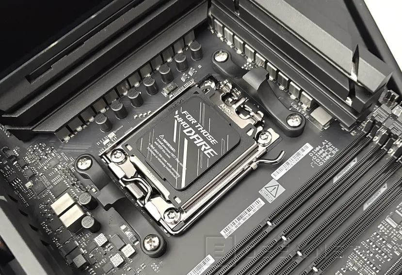 Geeknetic ASUS ROG CROSSHAIR X870E EXTREME Review 21