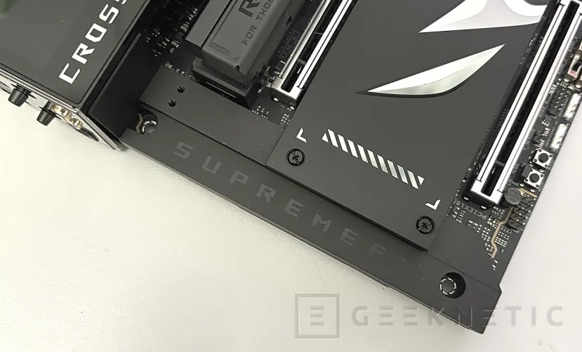 Geeknetic ASUS ROG CROSSHAIR X870E EXTREME Review 28