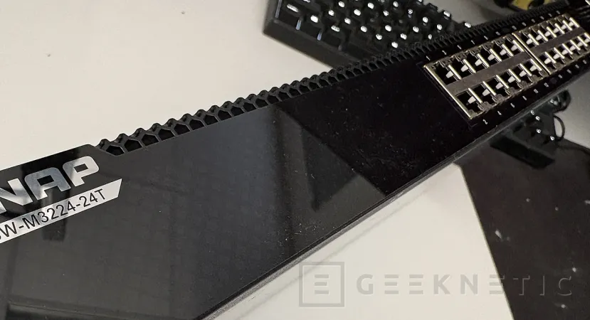 Geeknetic QNAP QSW-M3224-24T Review 1
