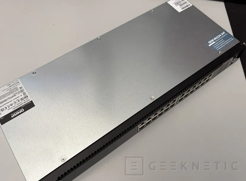 Geeknetic QNAP QSW-M3224-24T Review 9